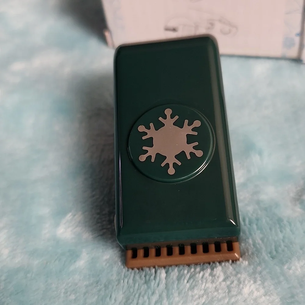 Creative Memories Snowflake Mini Pocket Punch